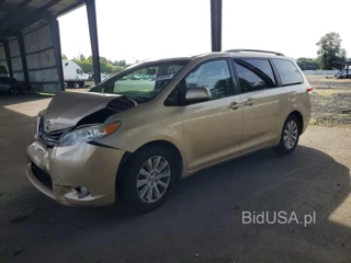 TOYOTA SIENNA XLE 7-PASSENGER