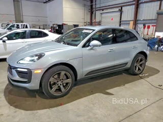 PORSCHE MACAN BASE