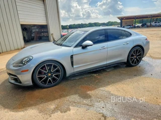 PORSCHE PANAMERA BASE
