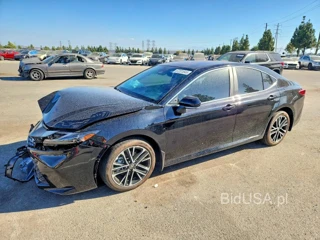 TOYOTA CAMRY XLE