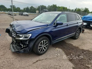 VOLKSWAGEN TIGUAN SE