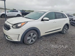 KIA NIRO LX