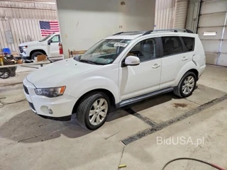 MITSUBISHI OUTLANDER SE