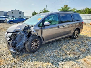 TOYOTA SIENNA XLE 8-PASSENGER