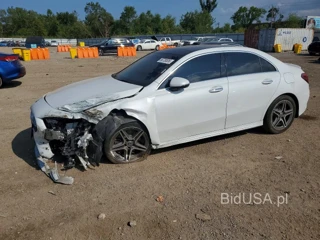 MERCEDES-BENZ A 220 4MATIC