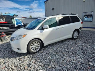 TOYOTA SIENNA LIMITED 7-PASSENGER