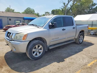 NISSAN TITAN SE