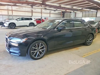 VOLVO S90 T6 MOMENTUM
