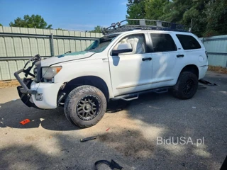 TOYOTA SEQUOIA SR5