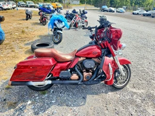 HARLEY-DAVIDSON FLHX STREET GLIDE