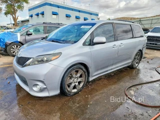 TOYOTA SIENNA SPORT