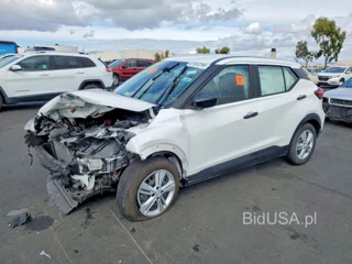 NISSAN KICKS S