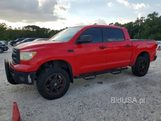 TOYOTA TUNDRA CREWMAX SR5