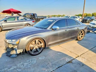 AUDI S8 QUATTRO