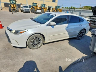 TOYOTA AVALON HYBRID XLE PLUS