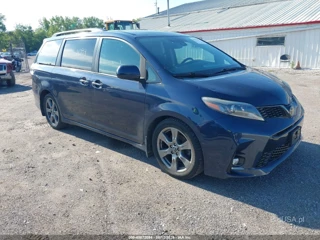 TOYOTA TOYOTA SIENNA SE PREMIUM 8 PASSENGER