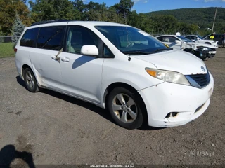 TOYOTA TOYOTA SIENNA LE V6 8 PASSENGER