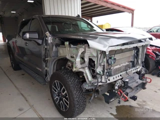 GMC SIERRA 1500 4WD  SHORT BOX AT4