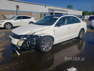 VOLKSWAGEN PASSAT SE