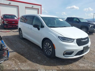 CHRYSLER CHRYSLER PACIFICA HYBRID SELECT