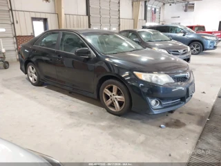 TOYOTA TOYOTA CAMRY SE