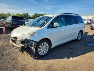 TOYOTA SIENNA XLE PREMIUM 7-PASSENGER