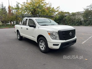 NISSAN TITAN S