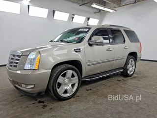 CADILLAC ESCALADE LUXURY