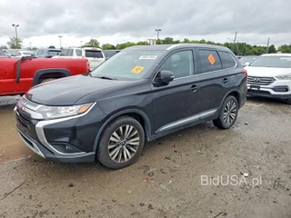 MITSUBISHI OUTLANDER SE