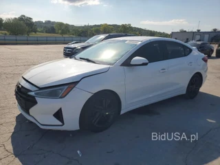 HYUNDAI ELANTRA SEL