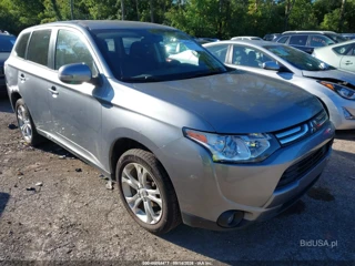 MITSUBISHI MITSUBISHI OUTLANDER SE