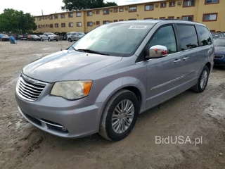 CHRYSLER TOWN & COUNTRY TOURING L