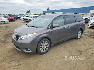 TOYOTA SIENNA XLE 7-PASSENGER
