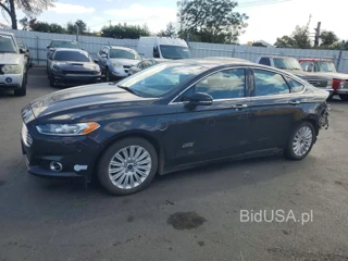 FORD FUSION TITANIUM PHEV