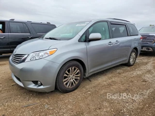 TOYOTA SIENNA XLE 8-PASSENGER