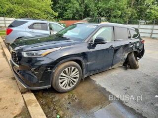 TOYOTA HIGHLANDER PLATINUM