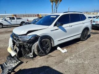 VOLKSWAGEN TIGUAN SE R-LINE BLACK