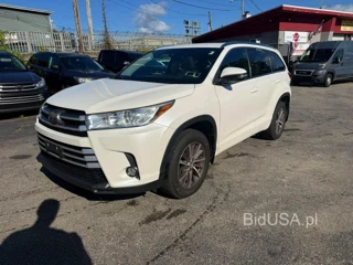 TOYOTA HIGHLANDER XLE