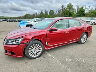 VOLKSWAGEN PASSAT SE
