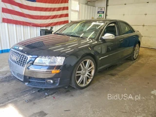 AUDI S8 QUATTRO