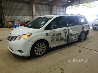 TOYOTA SIENNA LIMITED 7-PASSENGER
