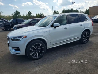 VOLVO XC90 T8 RECHARGE MOMENTUM