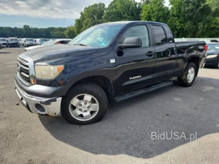 TOYOTA TUNDRA DOUBLE CAB SR5