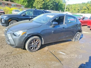 TOYOTA YARIS HATCHBACK LE