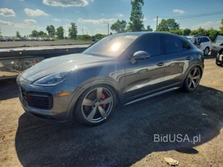PORSCHE CAYENNE GTS