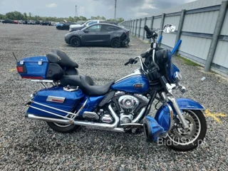 HARLEY-DAVIDSON FLHTCU