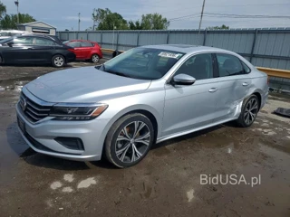 VOLKSWAGEN PASSAT SE