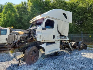 FREIGHTLINER CASCADIA 126 SLEEPER CAB"