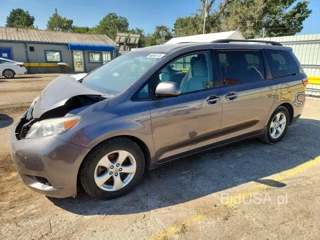 TOYOTA SIENNA LE