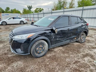 NISSAN KICKS S